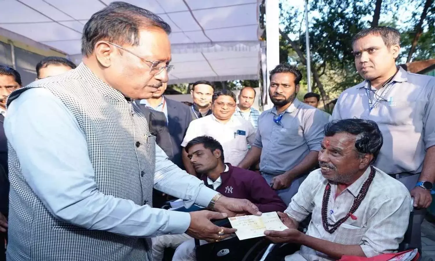 संवेदनशील शासन की मिसाल : जनदर्शन में सीएम साय ने सुलझाईं लोगों की समस्याएं, बोले- लोगों की तकलीफें दूर करना सरकार की जिम्मेदारी