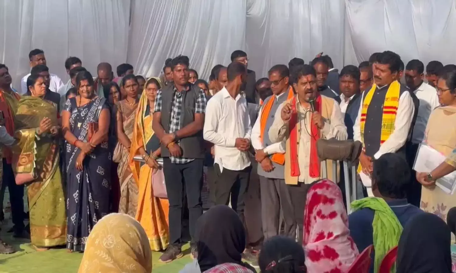 डिप्टी सीएम विजय शर्मा ने लगाई जनचौपाल : लोगों की समस्याओं का किया निराकण, बोले- नक्सल मुक्त गांवों को देंगे एक करोड़ रुपये