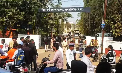 जिला न्यायालयों को बम से उड़ाने की धमकी