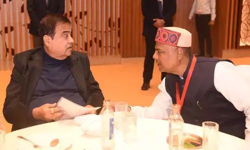 परिवहन मंत्री केदार कश्यप और केंद्रीय मंत्री नितिन गडकरी परिवहन मंत्री केदार कश्यप और केंद्रीय मंत्री नितिन गडकरी