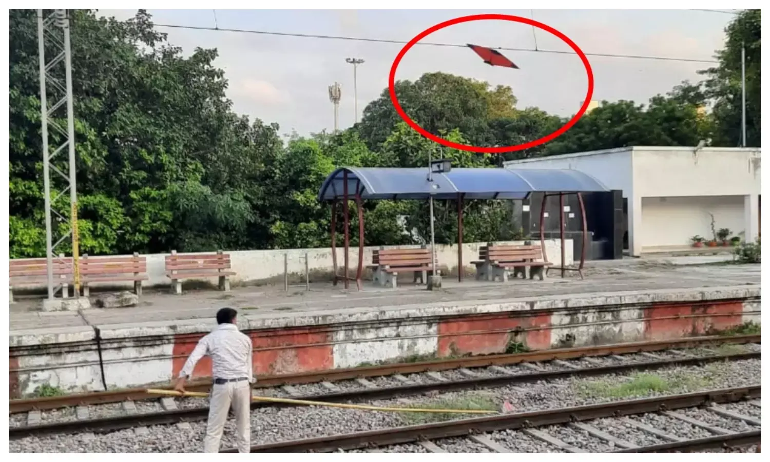 रेल लाइन के किनारे पतंगबाजी करना पड़ेगा भारी, पकड़े जाने पर भुगतनी होगी ये सजा