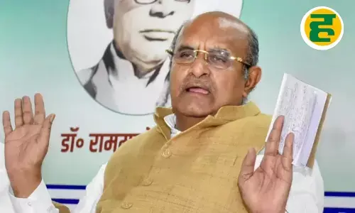 नीतीश कुमार के लिए भारत रत्न की मांग पर पार्टी ने झाड़ा पल्ला