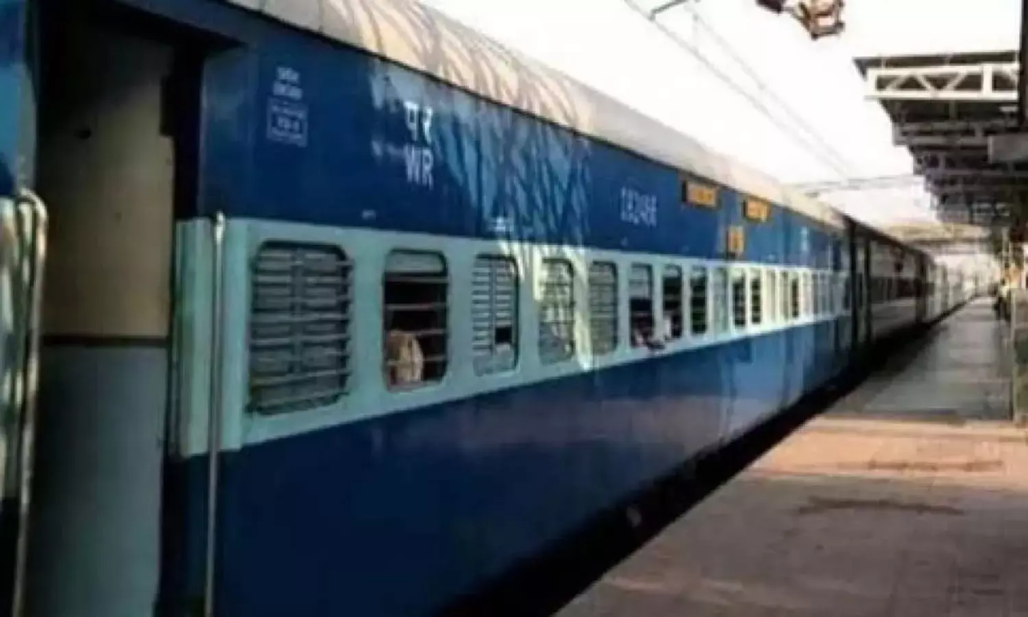 रेलवे में कवच ट्रायल का शुभारंभ : सफलतापूर्वक ऑटोमैटिक ब्रेकिंग प्रणाली से रुकी ट्रेन