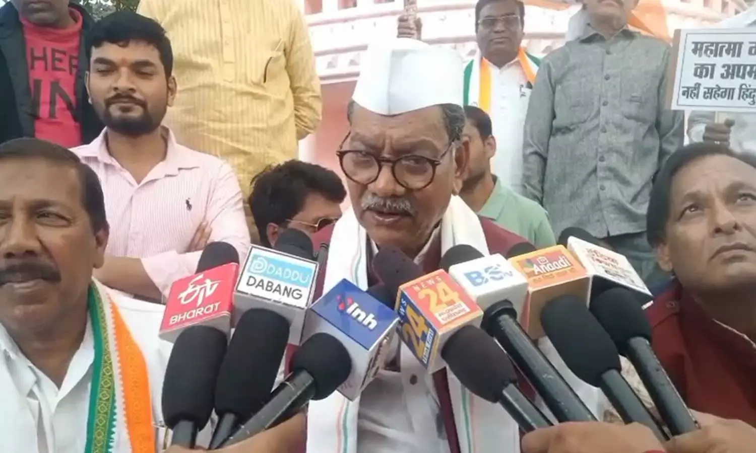 विधायक बालेश्वर साहू की गिरफ्तारी पर सियासत: नेता प्रतिपक्ष महंत ने भाजपा पर दुर्भावना का लगाया आरोप, बोले- यह राजनितिक षड्यंत्र का नतीजा