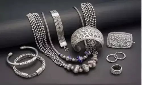 सटोरियों का खेल :  दिन में कई बार बदल रहे चांदी के दाम, शेयर बाजार भी फेल