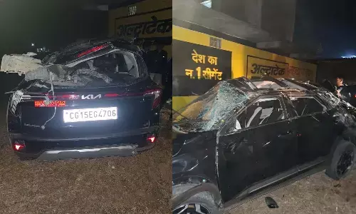 अनियंत्रित होकर पलटी  तेज रफ्तार कार  : दो की मौके पर मौत, दो युवतियां गंभीर रूप से घायल