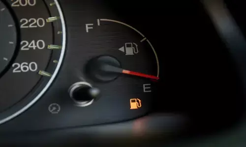 tiny-fuel-gauge-arrow saved-drivers-at-petrol-pumps