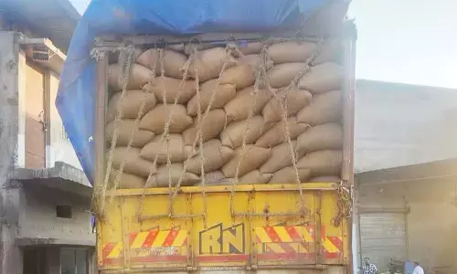 धरसींवा में छापा : 200 क्विंटल अवैध धान जब्त, राइस मिल सील