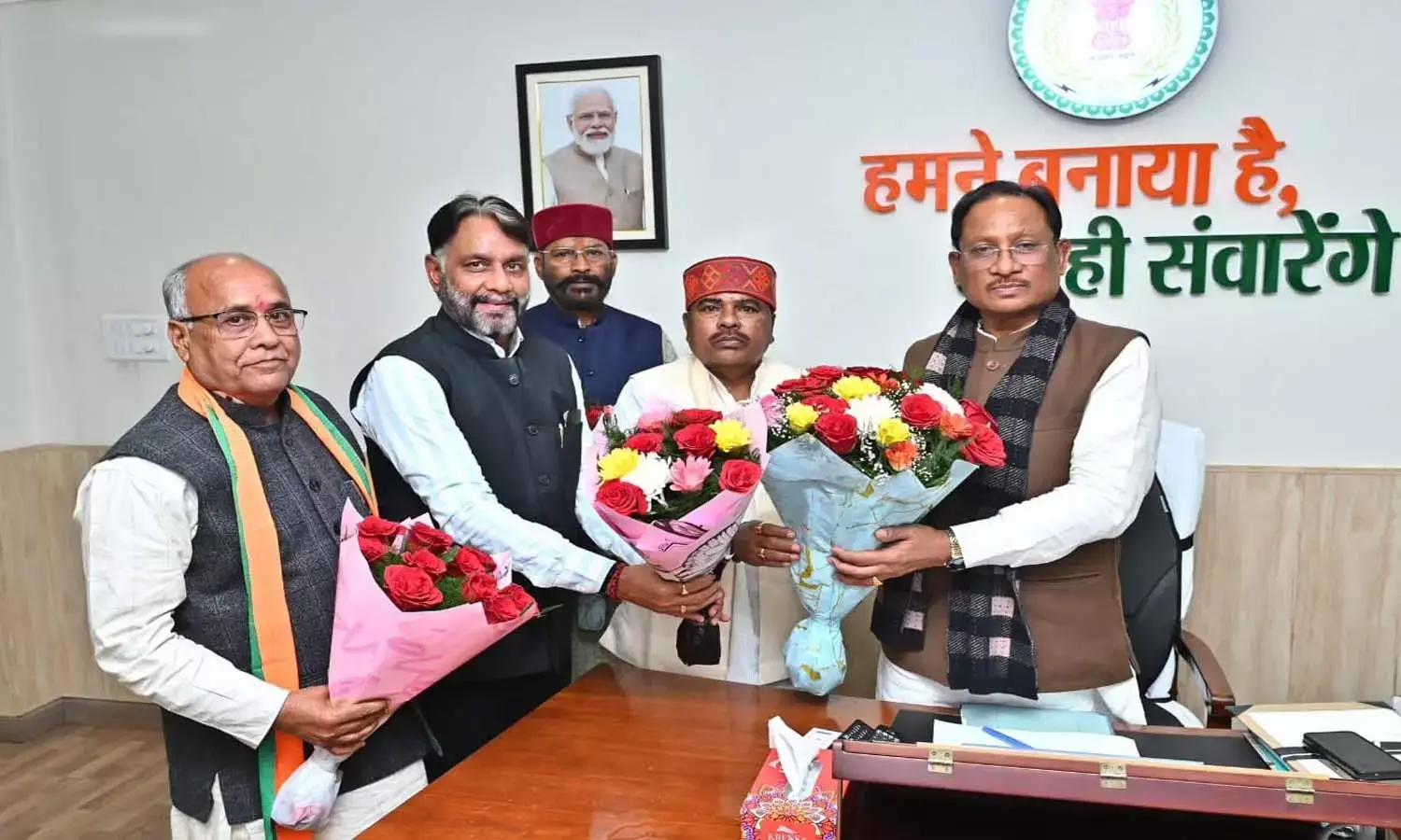 सीएम साय से मिले सहकारी बैंक के अध्यक्ष- उपाध्यक्ष : सहकारिता को नई दिशा देने का जताया संकल्प, शासन के प्रति जताया आभार