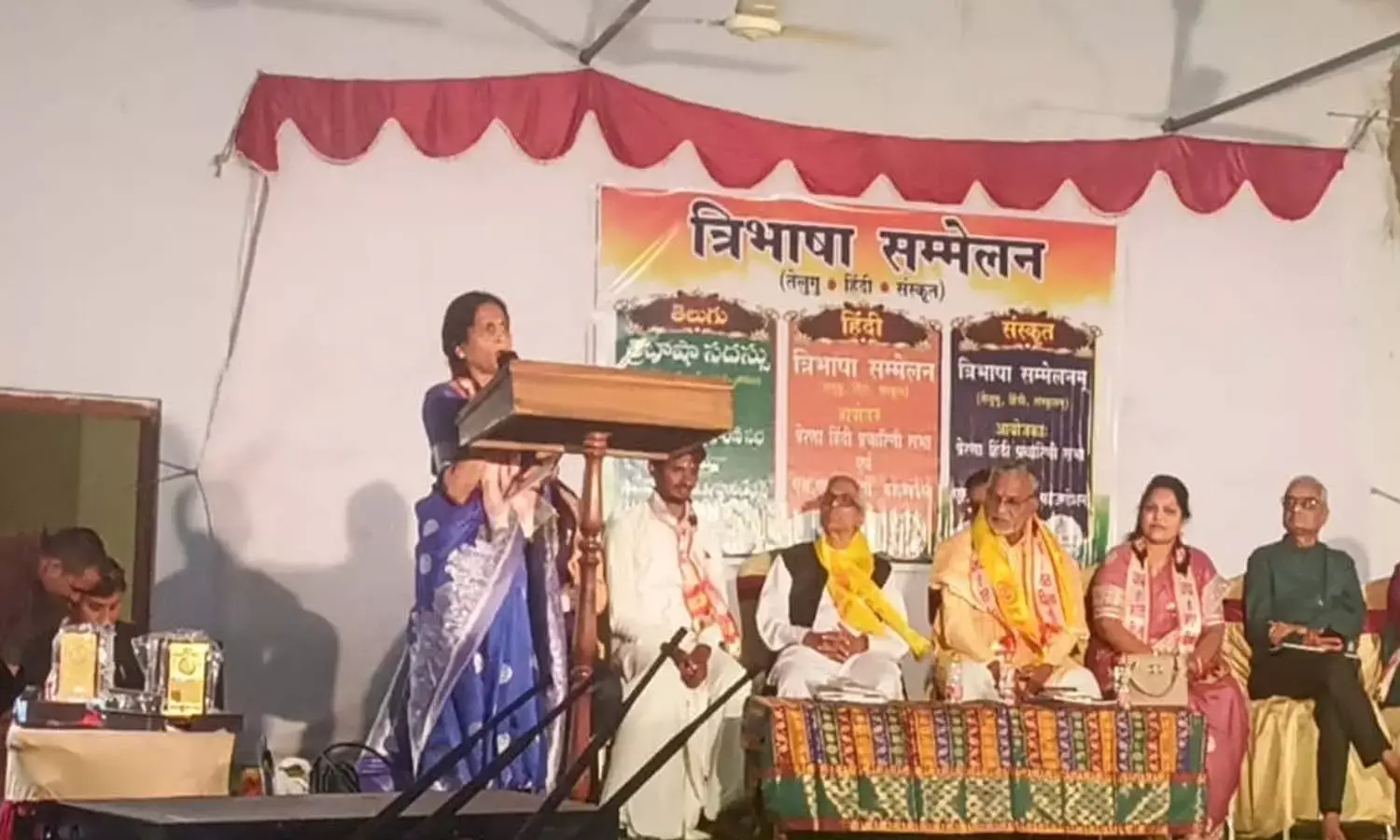 बस्तर की बेटी ने हैदराबाद में लहराया परचम : त्रिभाषा सम्मेलन में अपनी कविताओं और गीतों से लोगों को किया मंत्रमुग्ध