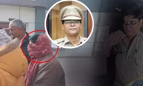 female sub-inspector arrested red-handed