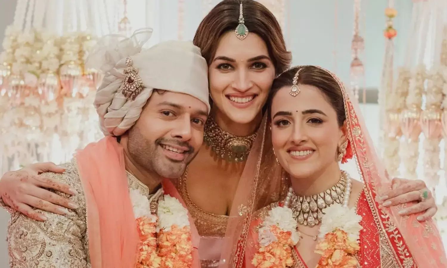 बहन नूपुर की शादी के बाद भावुक हुईं कृति सेनन, बोलीं— ‘घर अब तुम्हारी हंसी के बिना सूना लगता है’