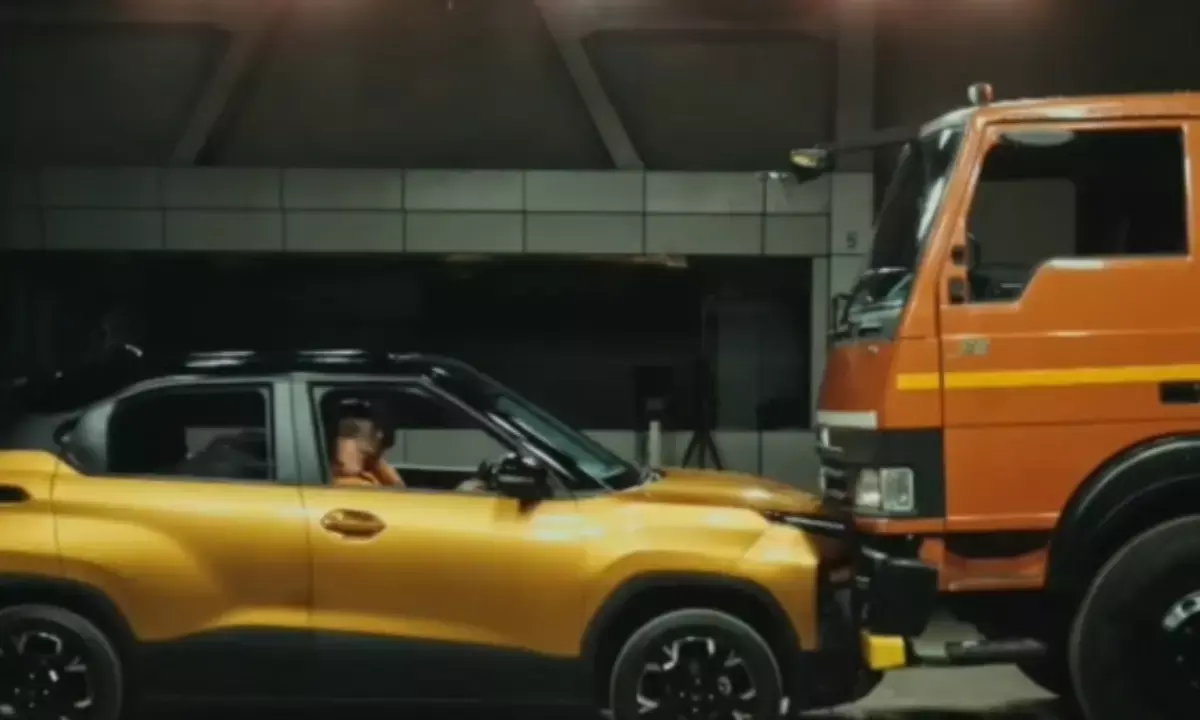 bharat-ncap-video tata punch-facelift crashes-into-truck gets 5star