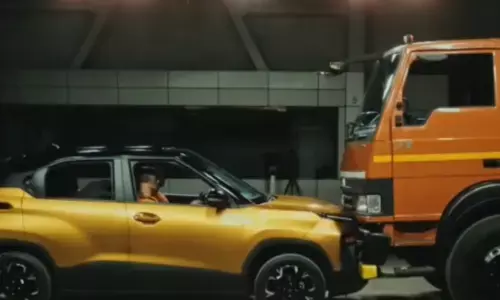 bharat-ncap-video tata punch-facelift crashes-into-truck gets 5star