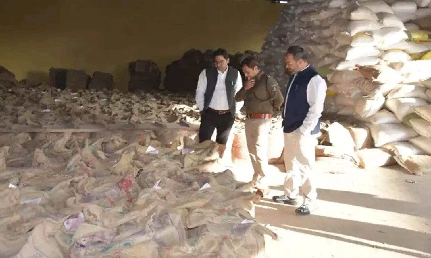 धान खरीदी में अनियमितता : 31 निलंबित एक बर्खास्त, 14 राइस मिल भी सील