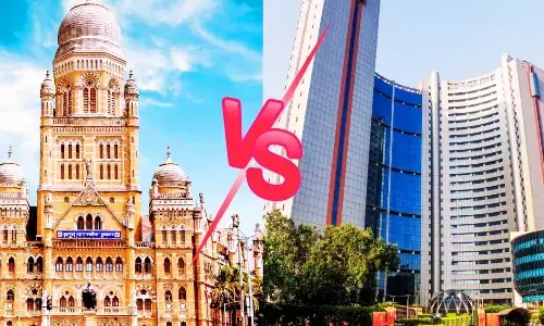 What is the difference between the mayors of Delhi and Mumbai