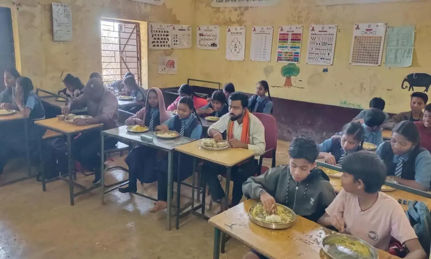 ग्रामीण बच्चों की शिक्षा में बदलाव की बयार : युवा पंचायत पदाधिकारी खुद संभाल रहे मोर्चा, औचक निरीक्षण से सुधार रही गुणवत्ता