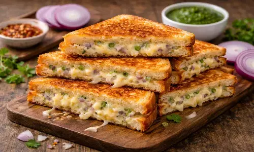 cheese onion sandwich recipe in hindi