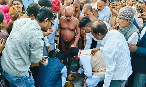 नवापारा पहुंचे जैन मुनि विशुद्ध सागर महाराज : स्वागत के लिए विधायक रोहित साहू के साथ उमड़ा पूरा शहर