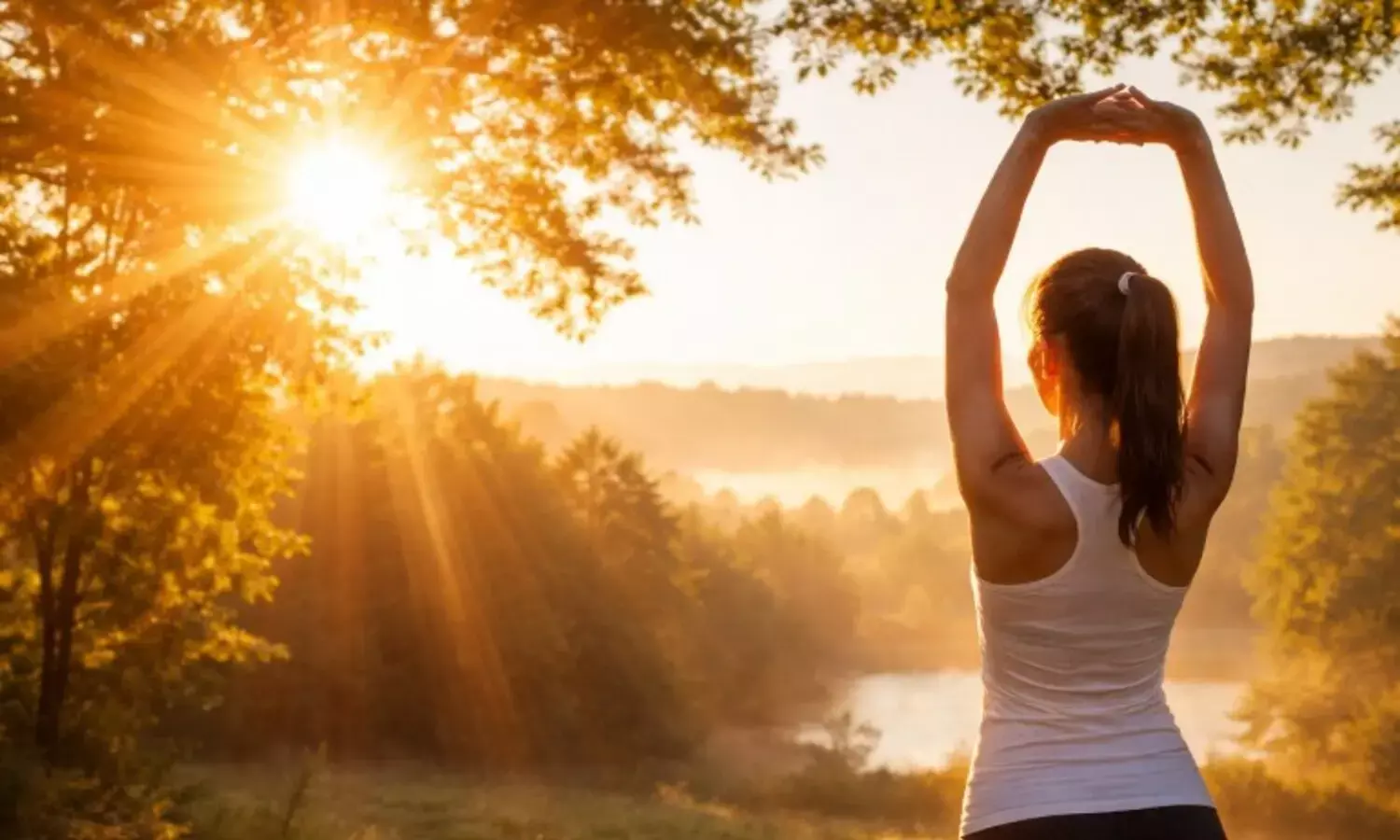 धूप लेती हुईं महिला