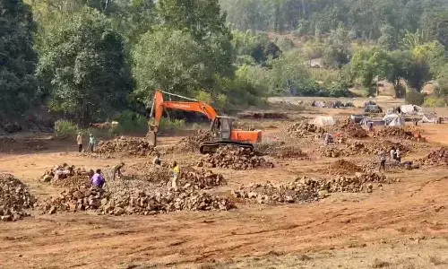 कवर्धा में बाक्साइट का अवैध खनन