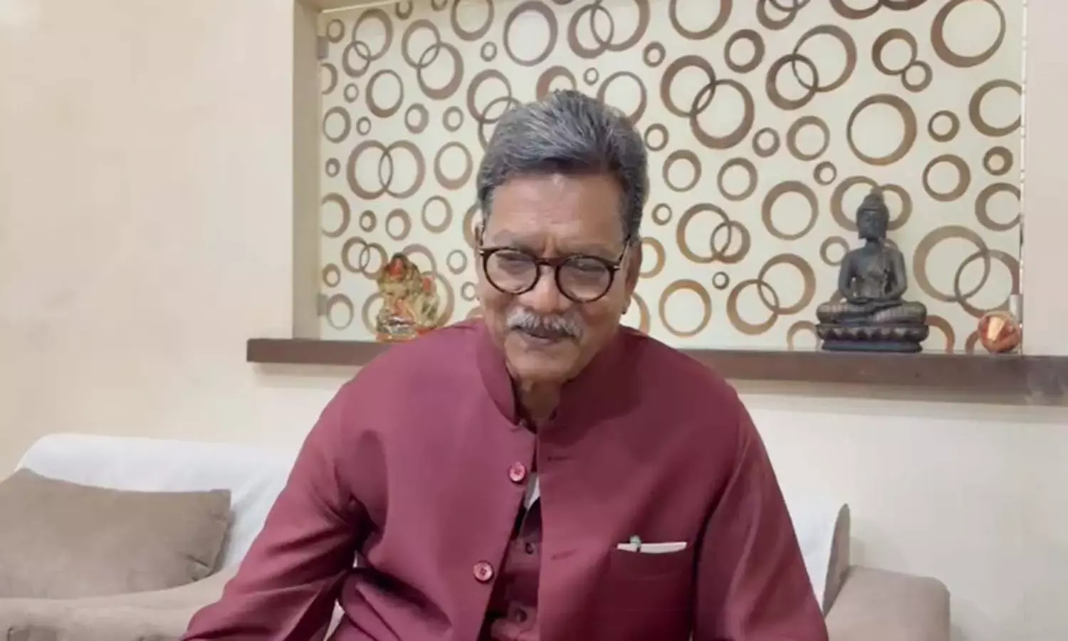 बेटे की सियासत में एंट्री पर महंत का बयान : बोले- वह मेरे बुढ़ापे की लाठी, अभी हमें कोई जल्दबाजी नहीं