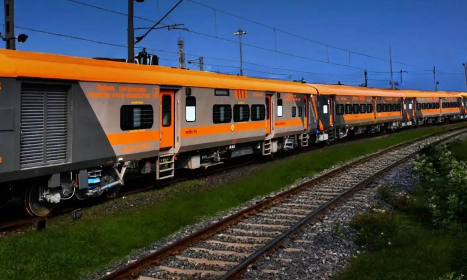 Howrah-Anand Vihar Amrit Bharat Express train schedule Gaya to Delhi