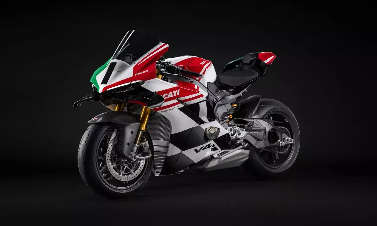 ducati-panigale-v4-tricolore-launch in-india check details