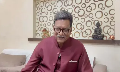 बेटे की सियासत में एंट्री पर महंत का बयान : बोले- वह मेरे बुढ़ापे की लाठी, अभी हमें कोई जल्दबाजी नहीं