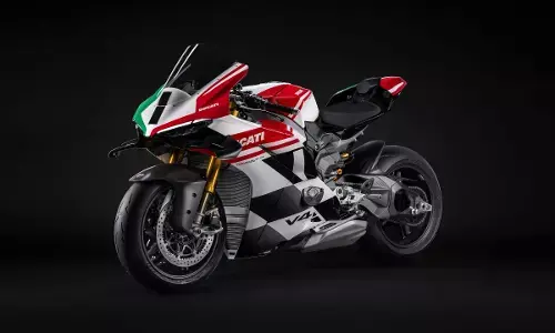 ducati-panigale-v4-tricolore-launch in-india check details