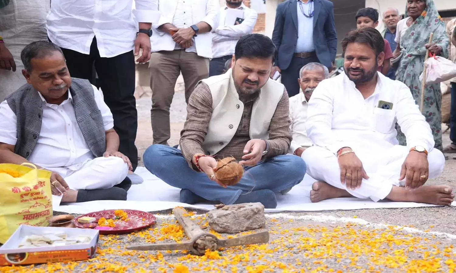 विकास कार्यों का भूमिपूजन : विधायक अनुज शर्मा के प्रयासों से आमा सिवनी में होंगे ₹1 करोड़ से अधिक के विकास कार्य