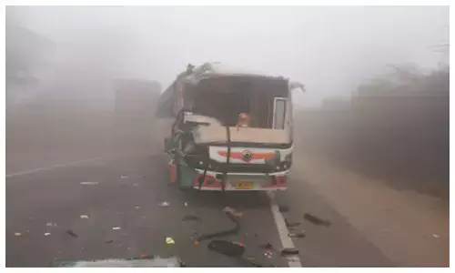 कोहरे के कारण सीकर में बस-ट्रक की भिड़ंत, 8 घायल; आंधी-बारिश का अलर्ट जारी