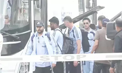 भारत- न्यूजीलैंड रायपुर टी-20 : राजधानी पहुंची दोनों टीमें, लग्जरी बसों से हुईं होटल रवाना