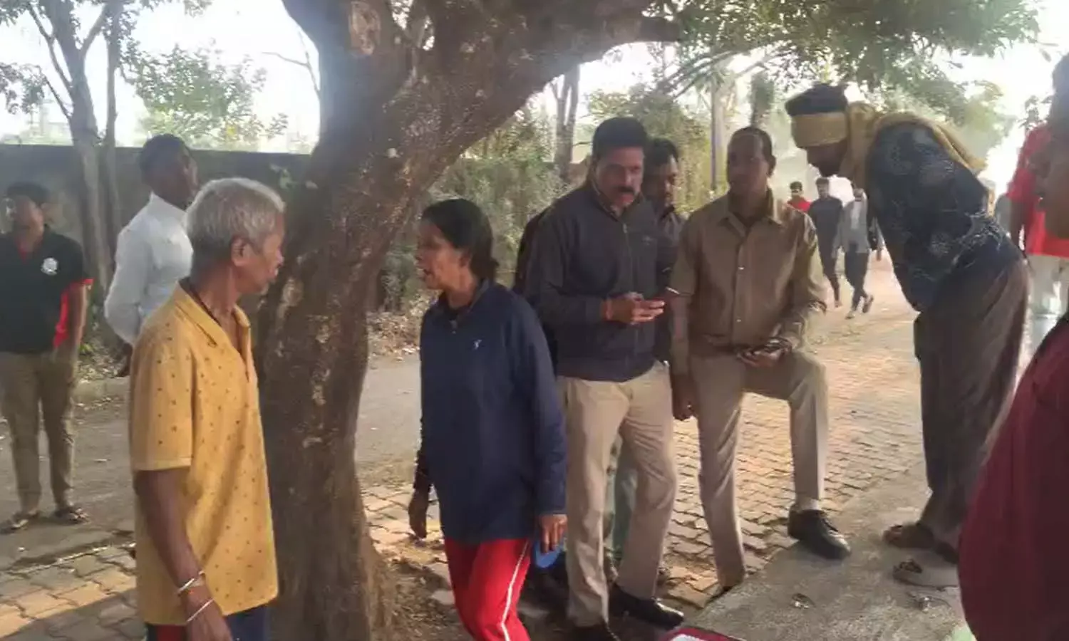 राजधानी में युवती ने की आत्महत्या : नरैया तालाब में पेड़ पर लटकी मिली लाश, शिनाख्त में जुटी पुलिस