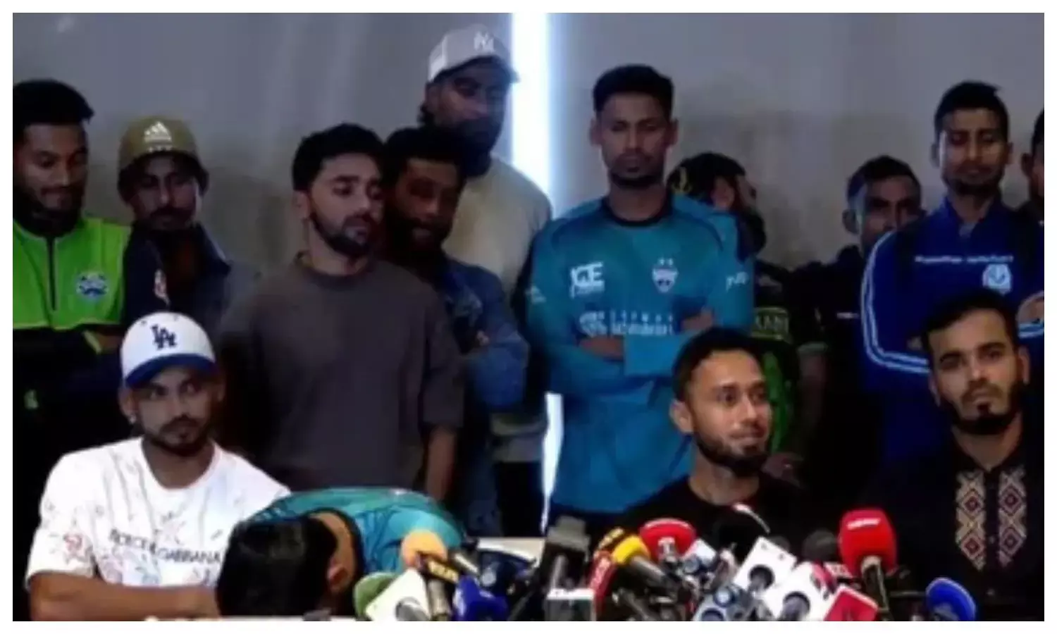 फैसला पहले ही हो चुका था... टी20 वर्ल्ड कप विवाद पर मीटिंग के बाद भड़के बांग्लादेशी खिलाड़ी फैसला पहले ही हो चुका था... टी20 वर्ल्ड कप विवाद पर मीटिंग के बाद भड़के बांग्लादेशी खिलाड़ी