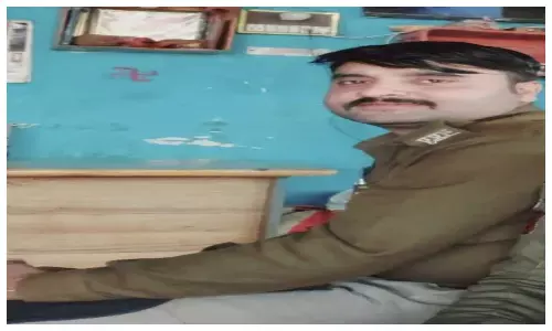 नाइट ड्यूटी पर तैनात आरक्षक ने खुद को मारी गोली, पुलिस लाइन में मचा हड़कंप