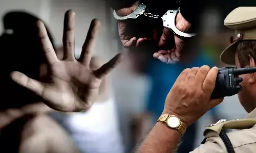 In Delhi a rickshaw driver raped a 10-year-old girl In Delhi a rickshaw driver raped a 10-year-old girl