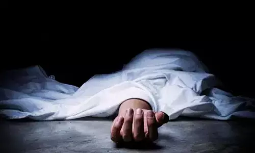 The bodies of a husband and wife were found in a drain in Najafgarh Delhi The bodies of a husband and wife were found in a drain in Najafgarh Delhi