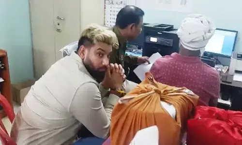 रायपुर पहुंचा सूदखोर रोहित तोमर : सुप्रीम कोर्ट से गिरफ्तारी पर रोक लगने के बाद पहुंचा थाने, पूछताछ कर रही पुलिस