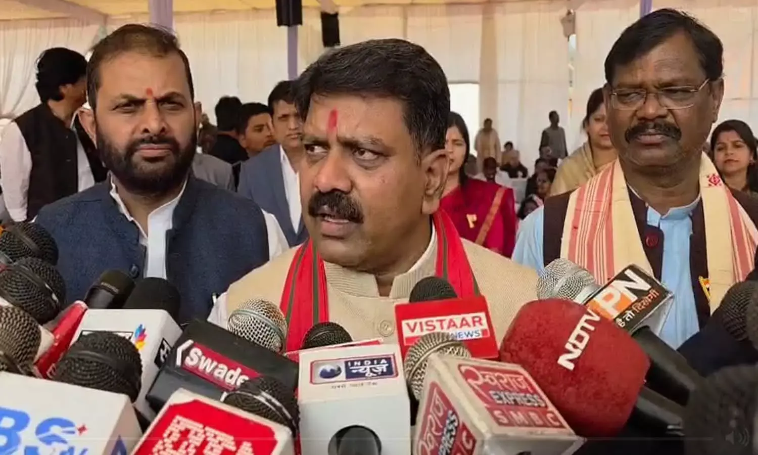 गणतंत्र दिवस पर नक्सलियों को चेतावनी गणतंत्र दिवस पर नक्सलियों को चेतावनी