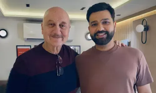 अनुपम खेर की रोहित शर्मा से यादगार मुलाकात, फैंस ने किया खूब प्यार