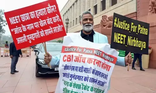 Pappu Yadav Protest delhi Patna NEET Student Death Case