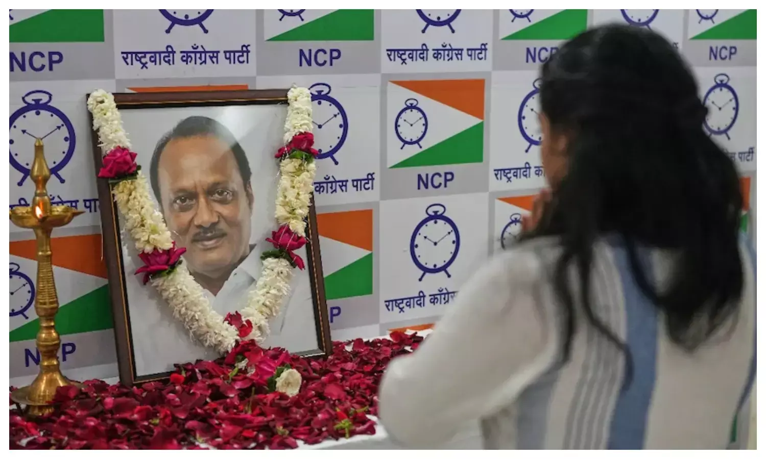 अजित पवार की अंतिम यात्रा शुरू, कुछ देर में राजकीय सम्मान से होगा अंतिम संस्कार