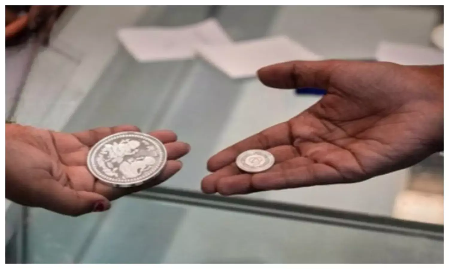 अब रिटायरमेंट पर नहीं मिलेगा गोल्ड प्लेटेड सिल्वर मेडल, जानें क्यों लिया गया यह फैसला