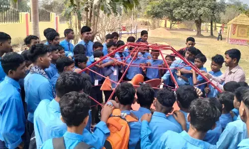 37 विद्यार्थी पहुंचे साइंस पार्क और कलेक्ट्रेट कार्यालय : अधिकारियों ने बच्चों का बढ़ाया उत्साह और सफलता का दिया मूलमंत्र