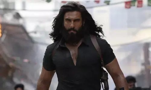 रणवीर सिंह स्टारर धुरंधर नेटफ्लिक्स पर स्ट्रीमिंग के लिए उपलब्ध है।