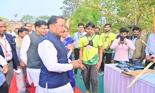 अबूझमाड़ में सीएम साय ने की तीरंदाजी : बोले- इलाके में अमन शांति, आजीविका और स्थानीय सहभागिता बढ़ाने पर फोकस