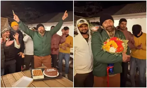 बॉर्डर 2 की सक्सेस पर सनी देओल ने अपनी टीम के साथ जश्न मनाया।