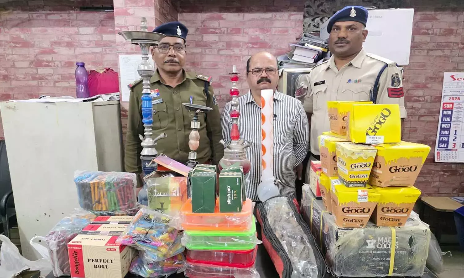 रायपुर में नशे के कारोबार पर पुलिस का बड़ा एक्शन रायपुर में नशे के कारोबार पर पुलिस का बड़ा एक्शन