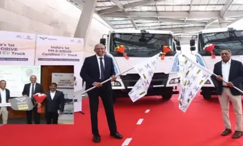 montra-electric-delivers-india-1st-pm-e-drive-certified
